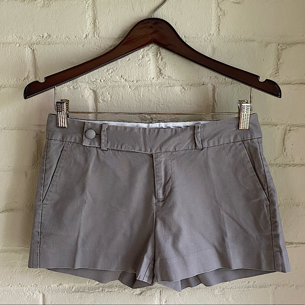 Banana Republic tan beige size 2 petite 2p bermuda casual summer shorts